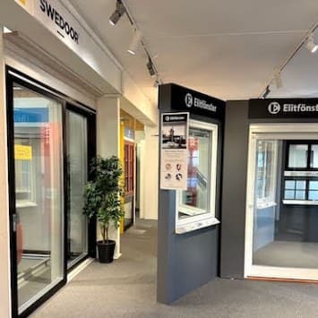Skjutpartier och fönster från Elitfönster i showroomet