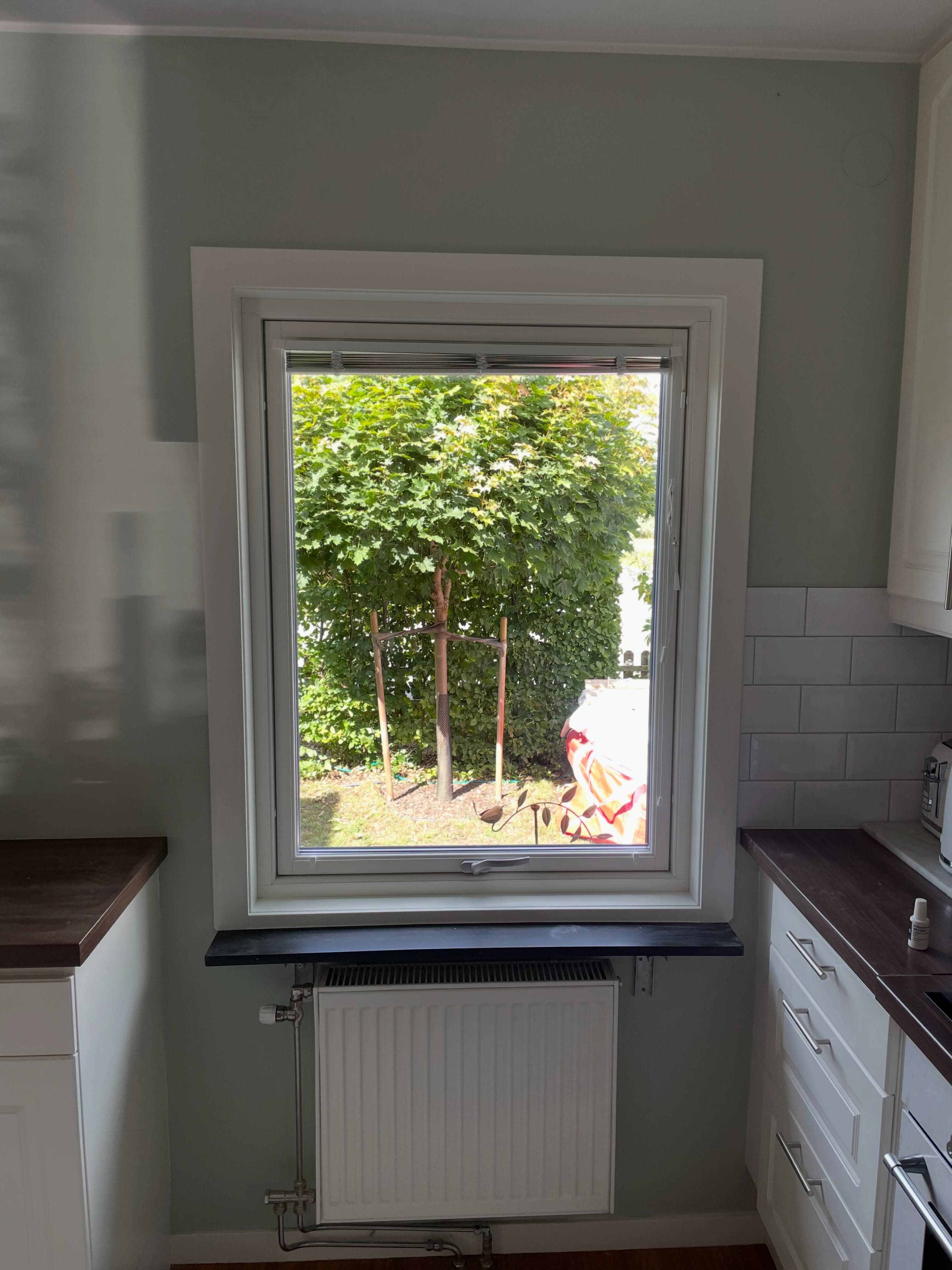 Ljudfönster mot en trafikerad väg — bild 3 av 10 från jobbet